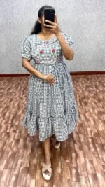 Checked gown - Image 2