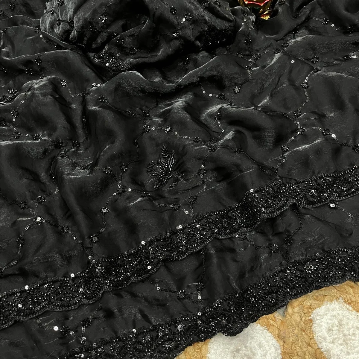 Black horse - Image 2