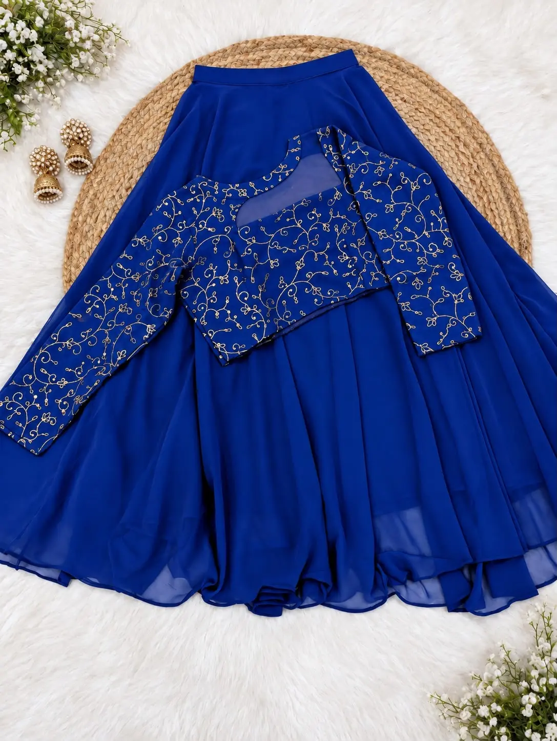 Neelu lehenga - Image 13