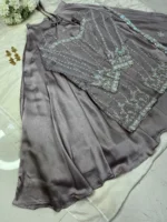Aadhira lehenga - Image 10