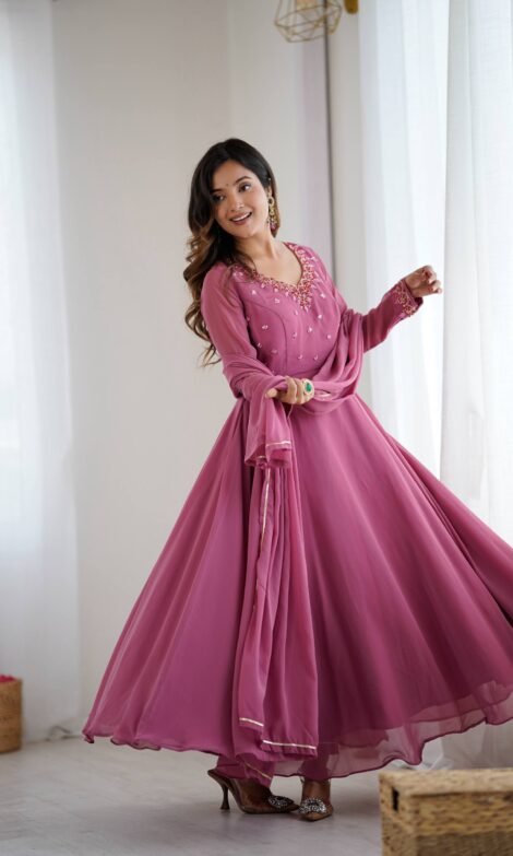 Mahizhini anarkali